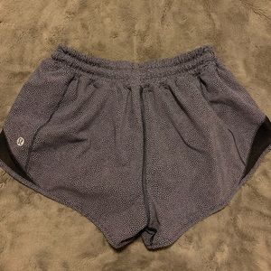 Lululemon Hotty Hot Short - 2.5”